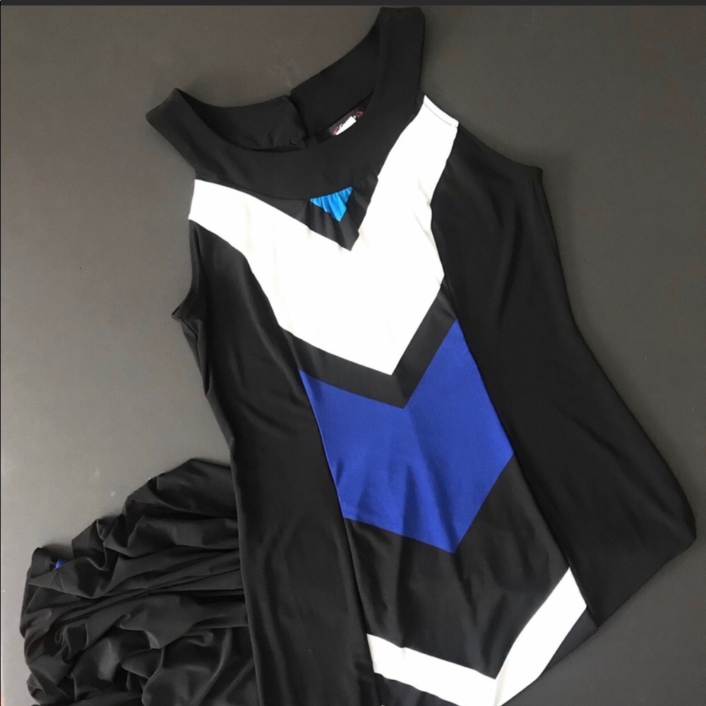 Slimmimg poly spandex color block maxi dress